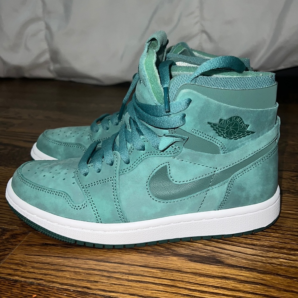 SOLD OUT Perfect condition Womens NIKE ZOOM Air Jordans